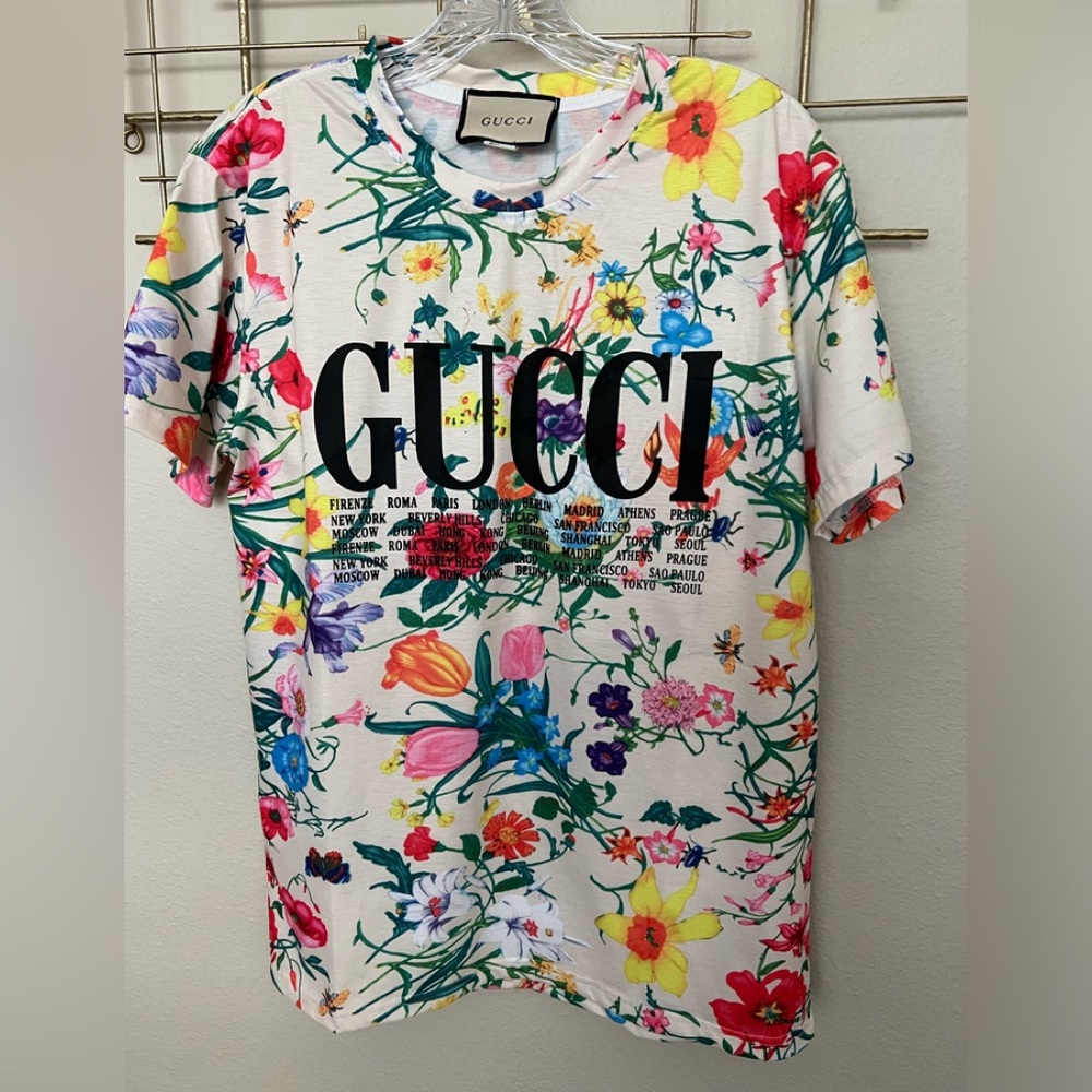 New Gucci floral T-shirt sz M